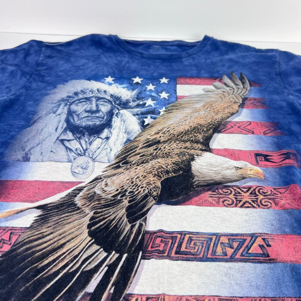 The MOUNTAIN AMERICAN INDIAN BALD EAGLE USA FLAG T SHIRT Tie Dye Blue Unisex M
